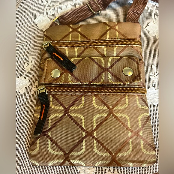 Beautiful and Practical Crossbody Bag - Picture 2 of 7